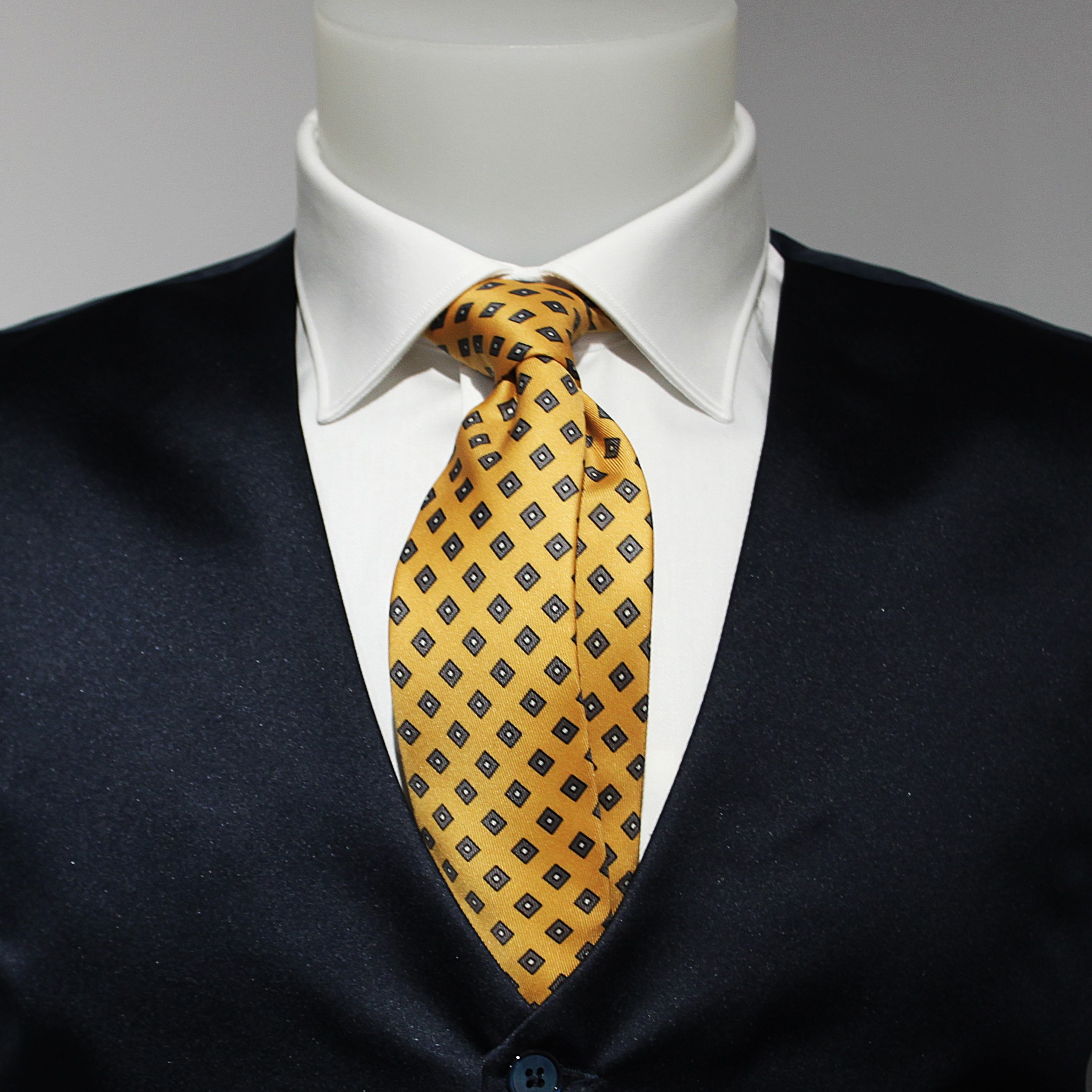 CRAVATTA COLONNA - VISCOSA - OCRA CON ROMBI BEIGE - 39,00 _ - MOREAL ROMA (1)